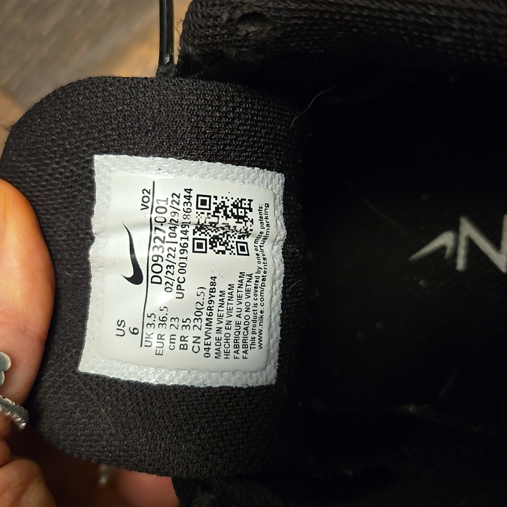 Nike Black Metcon 8, Women's Size 6 - Picture 4 of 7